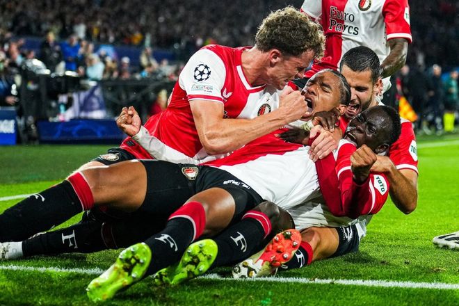 一人守回防 一人守回防